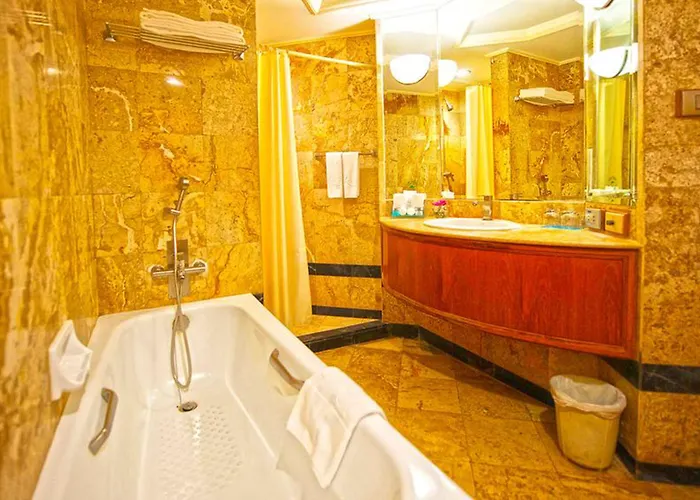 Hotel The Royal River