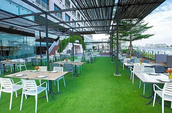 The Royal River 4*